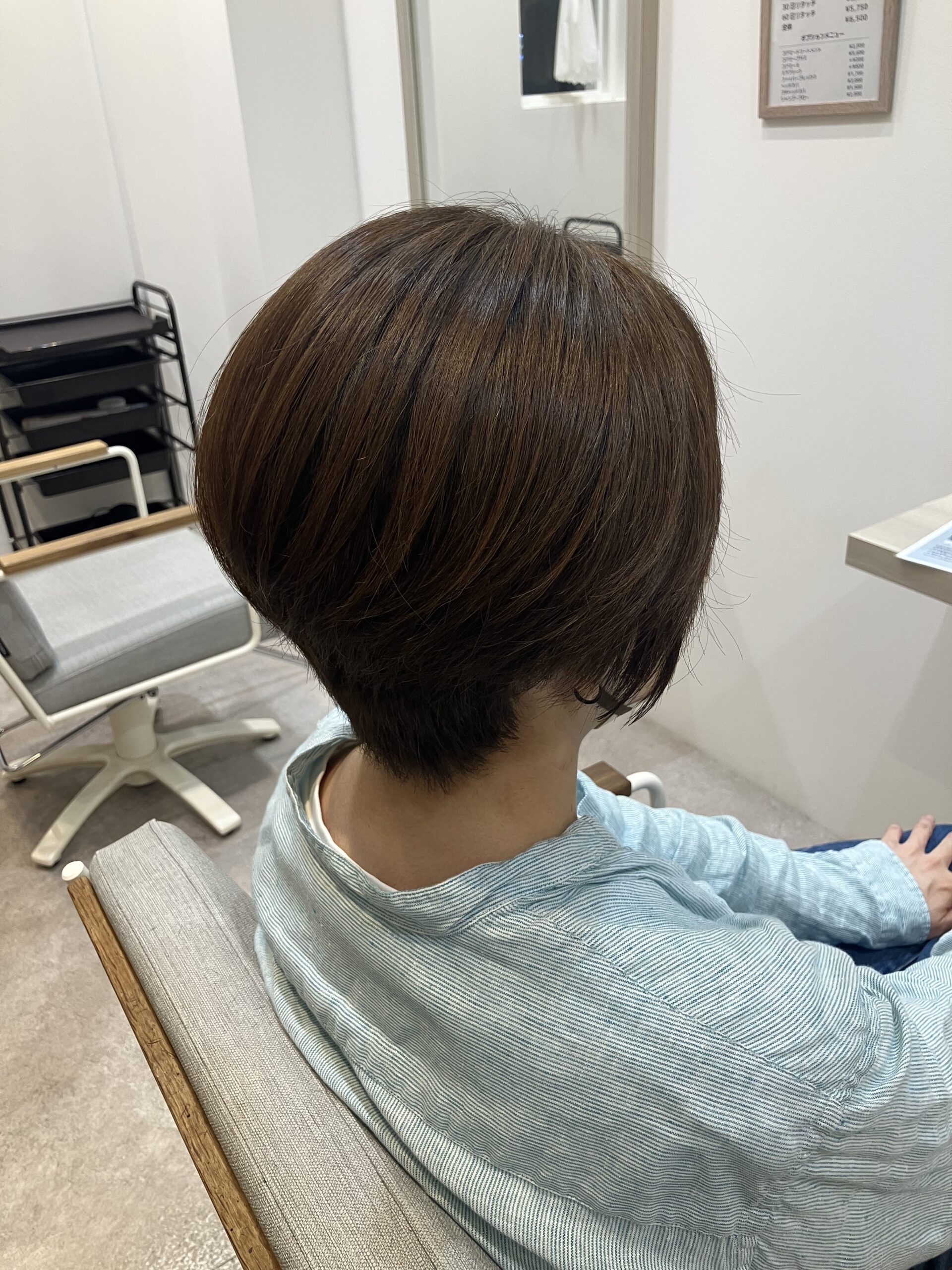 カットカラートリートメントでボリュームとうねり防止 狭山市柏原美容室warawa(わらわ)
